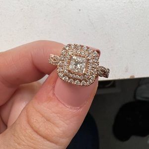 Engagement ring and wedding band bundle